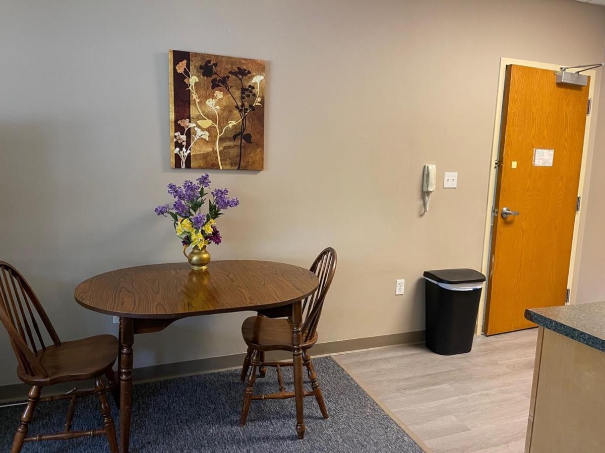 Pershing Heights 103 Apartment